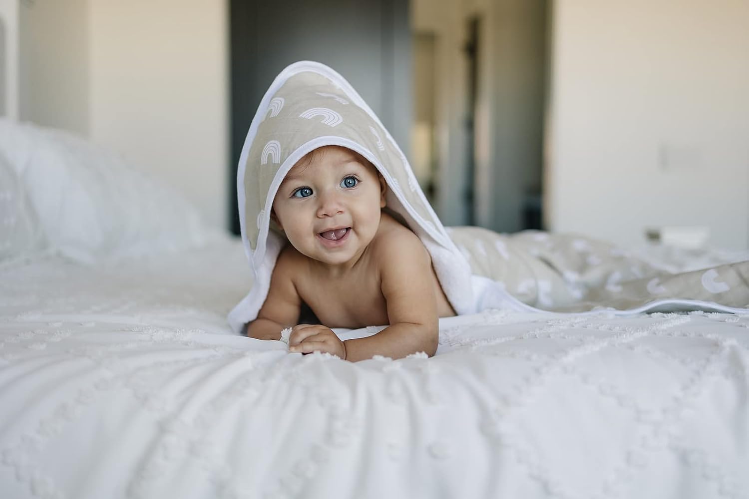 Mebie Baby Muslin Hooded Towel - Sand Rainbow Design