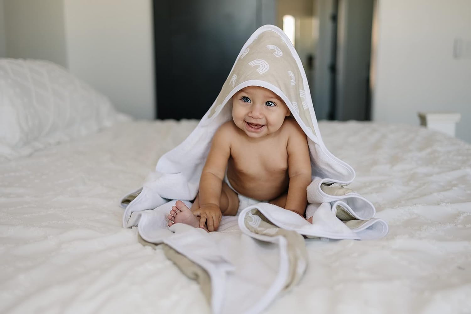 Mebie Baby Muslin Hooded Towel - Sand Rainbow Design