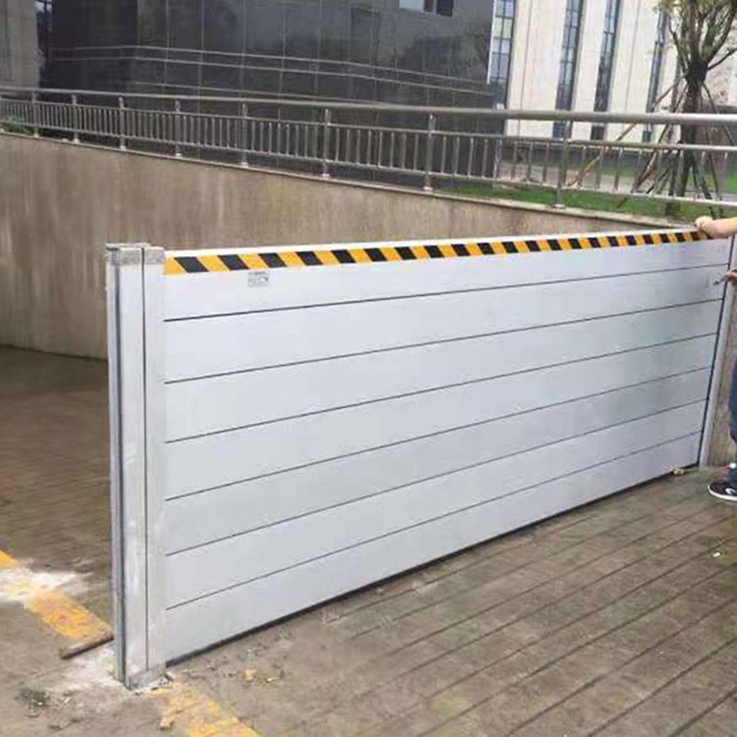 Heavy Duty Flood Barrier 3ft 4ft 5ft Tall for Doors