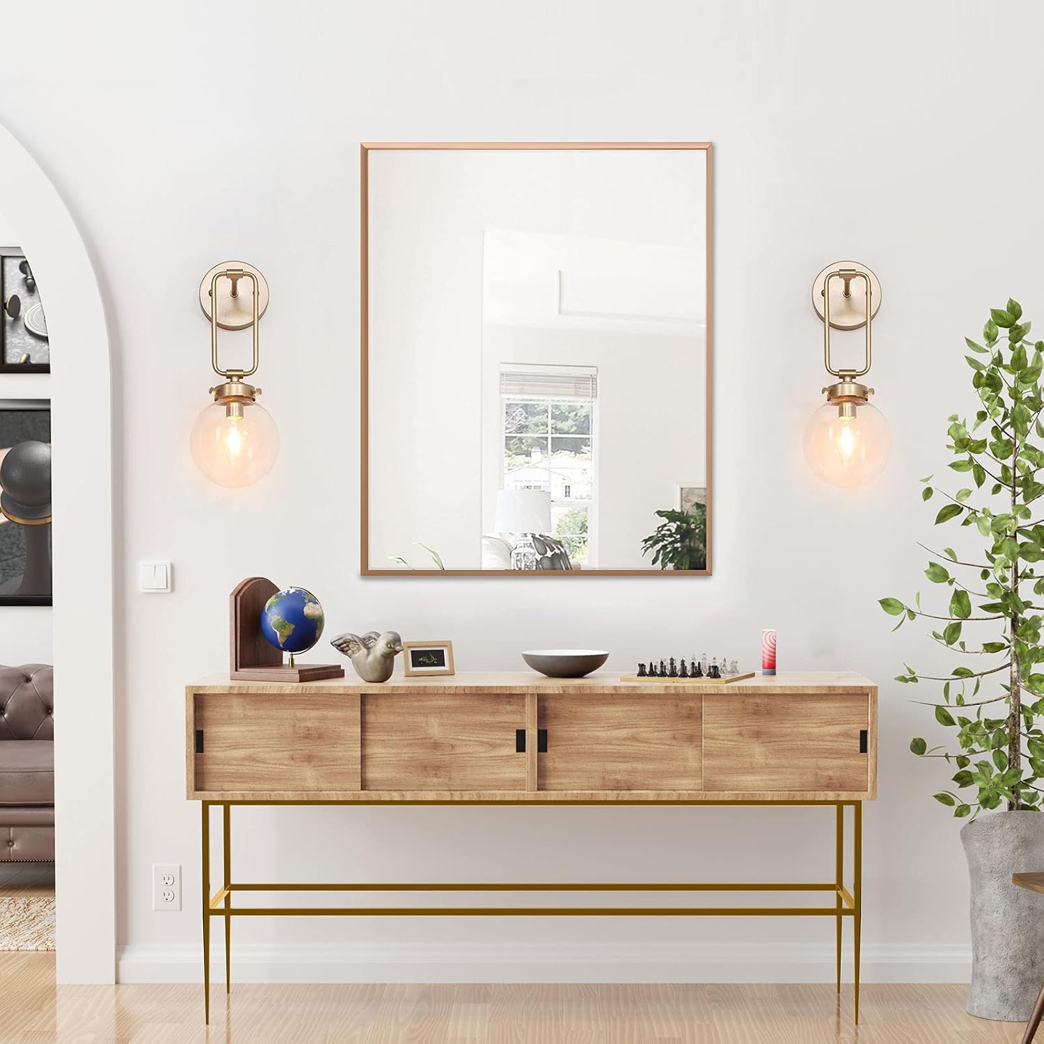 Classy Leaves God Globe Wall Sconce 1-Light Gold Vanity Light