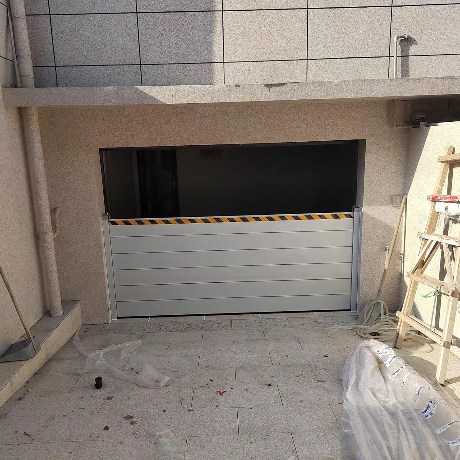 Heavy Duty Flood Control Barrier for Doors and Gates