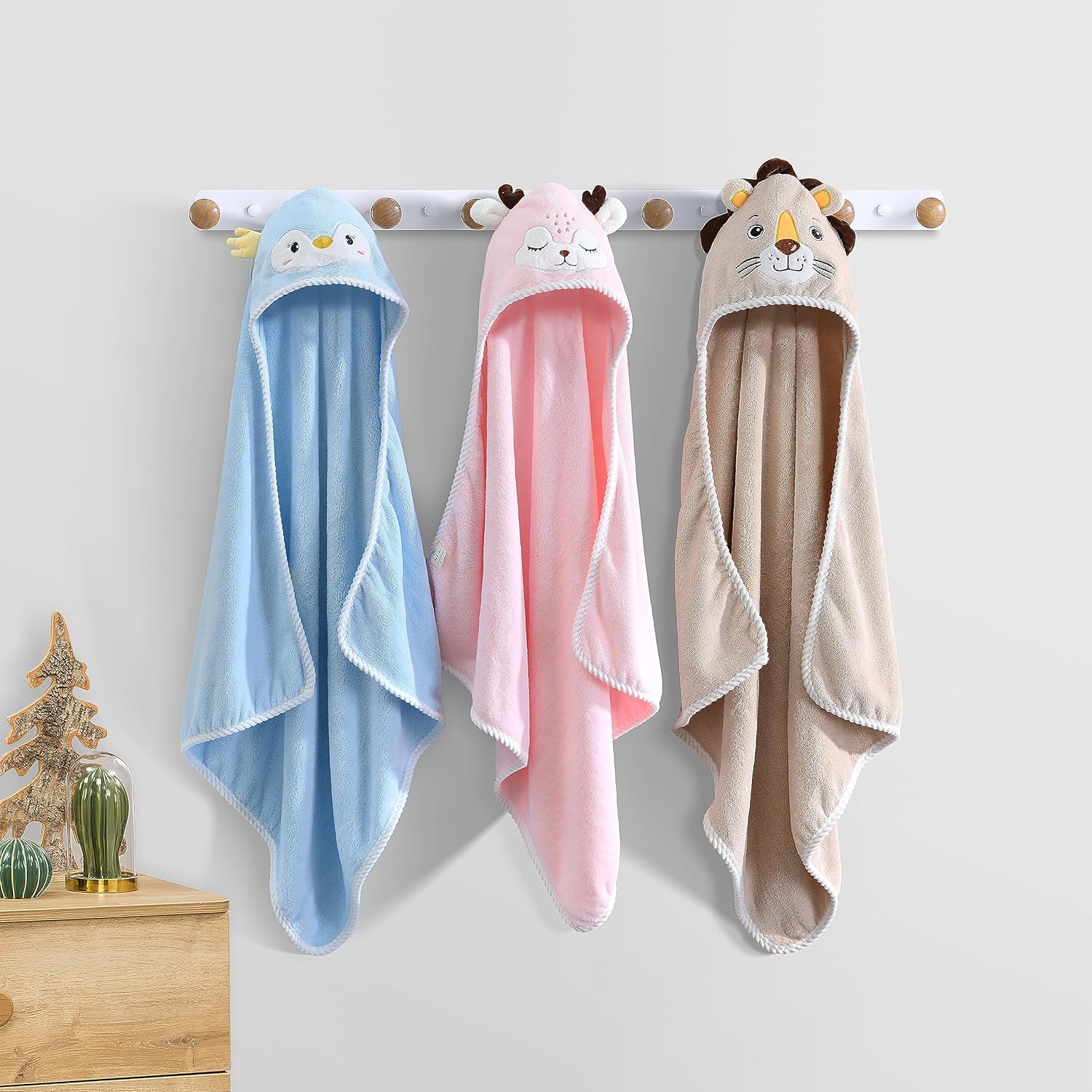 Jay Ava Plush Brown Lion Hooded Towel 315x315
